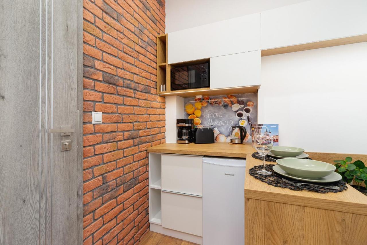 Trendy By Renters Apartment